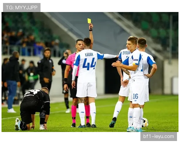 法兰克福防守体系全面升级，新战术布局助推球队表现持续攀升