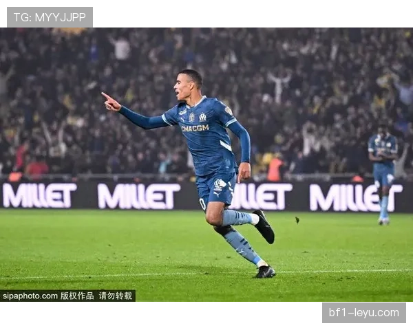 里昂新援加盟显著提升阵容深度，战斗力全面升级引球迷期待