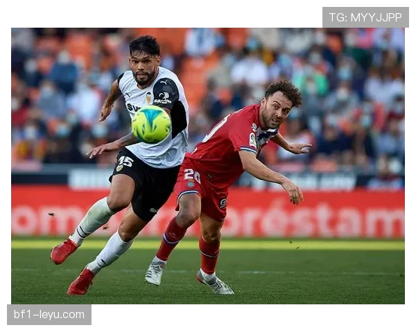 西甲战术新风向：阵型调整引爆新赛季策略革新