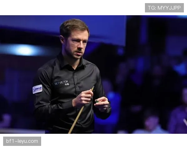 爱尔兰中场展现强悍硬度，助力球队在关键战役中的表现稳健