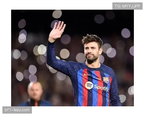 皮克这架势，场上硬汉下场又是满满生活艺术感，普通人大概看不懂他的“豪宅剧本”了